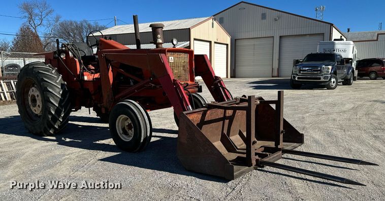 image for item NI9650 1969 Allis-Chalmers 190  tractor