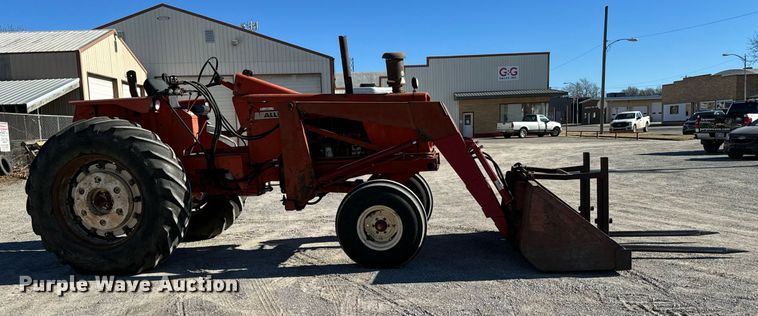 image for item NI9650 1969 Allis-Chalmers 190  tractor