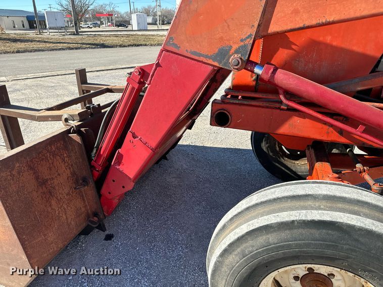 image for item NI9650 1969 Allis-Chalmers 190  tractor