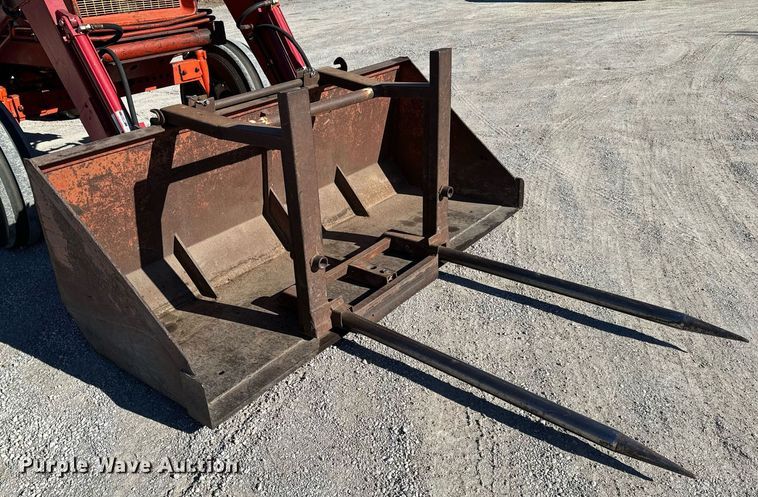 image for item NI9650 1969 Allis-Chalmers 190  tractor