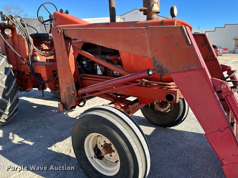 image for item NI9650 1969 Allis-Chalmers 190  tractor