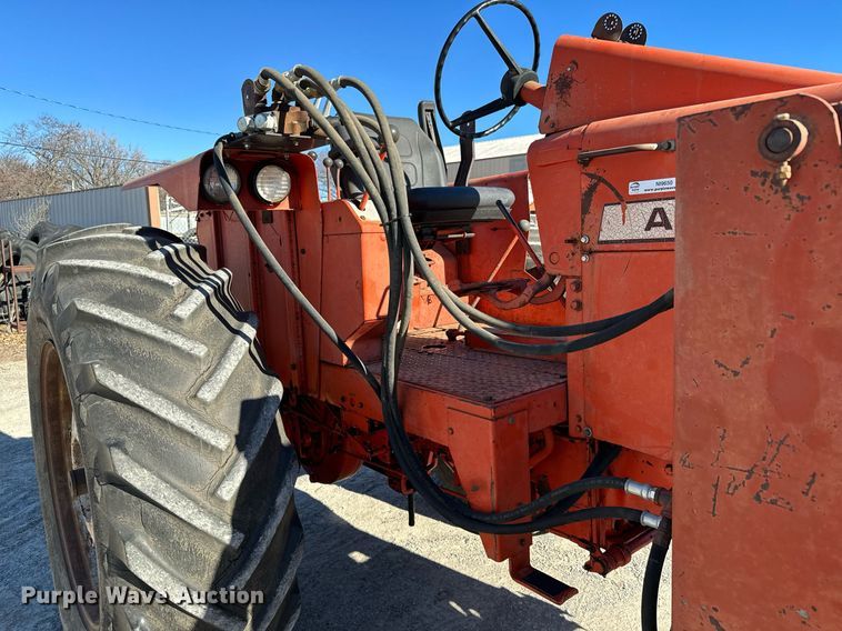 image for item NI9650 1969 Allis-Chalmers 190  tractor