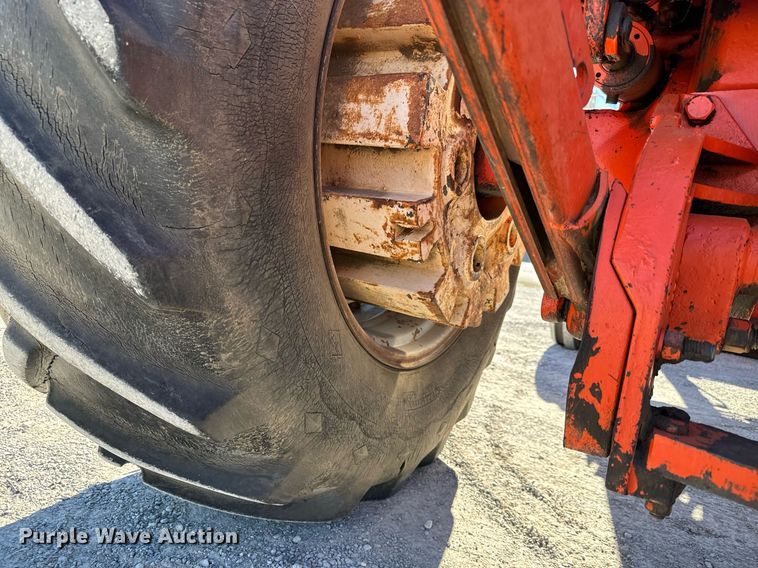 image for item NI9650 1969 Allis-Chalmers 190  tractor