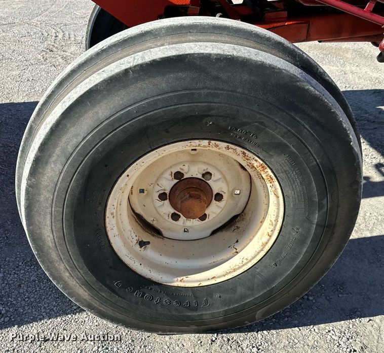 image for item NI9650 1969 Allis-Chalmers 190  tractor