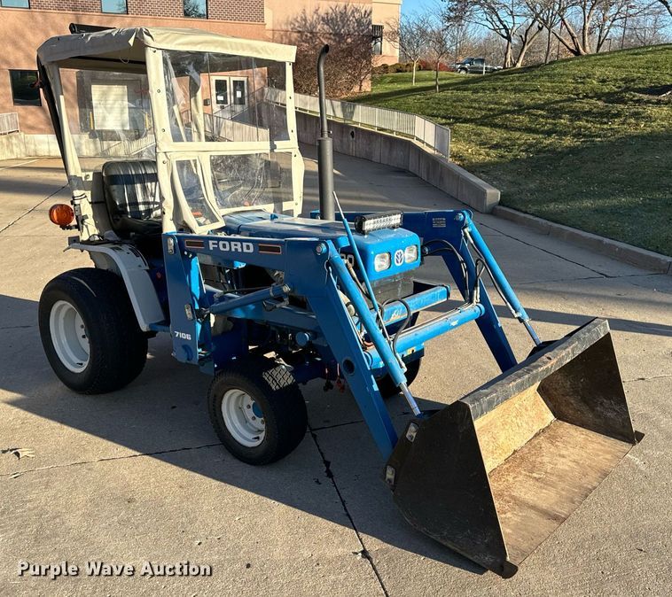 image for item NM9179 New Holland 1220  MFWD tractor