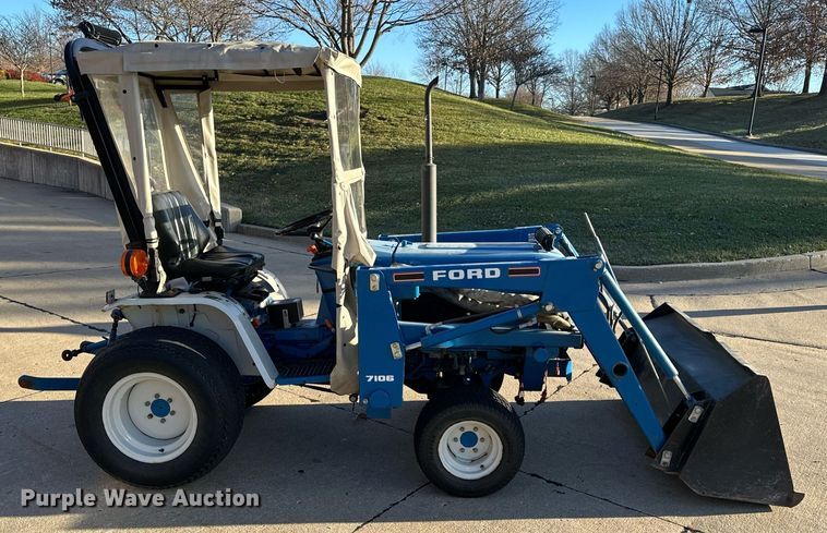 image for item NM9179 New Holland 1220  MFWD tractor