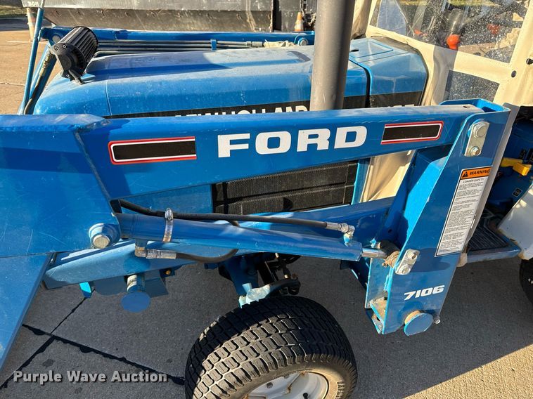 image for item NM9179 New Holland 1220  MFWD tractor