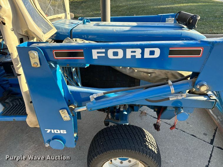 image for item NM9179 New Holland 1220  MFWD tractor