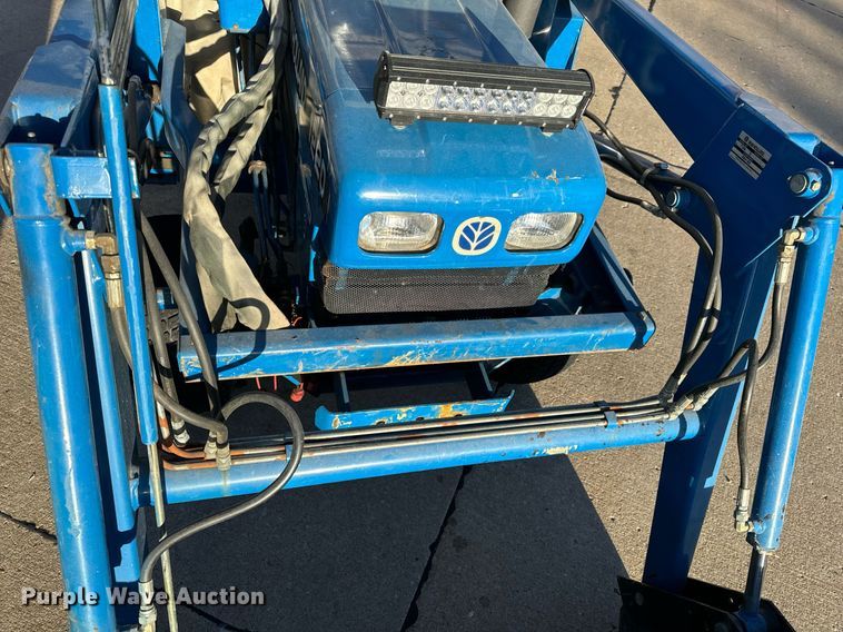 image for item NM9179 New Holland 1220  MFWD tractor