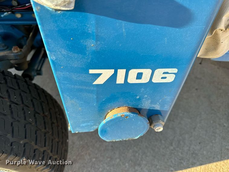 image for item NM9179 New Holland 1220  MFWD tractor