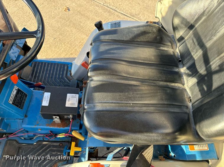 image for item NM9179 New Holland 1220  MFWD tractor