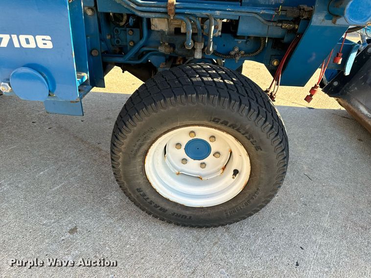 image for item NM9179 New Holland 1220  MFWD tractor