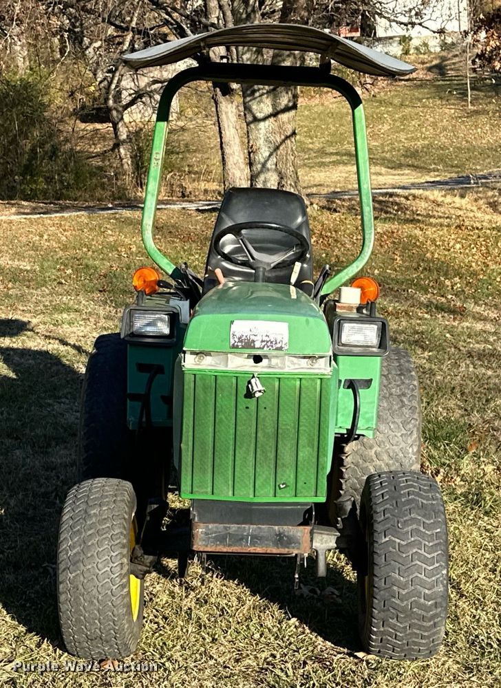 image for item NO9481 1994 John Deere 755  compactor tractor