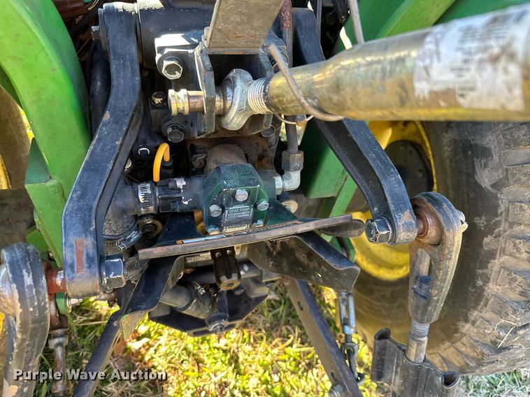 image for item NO9481 1994 John Deere 755  compactor tractor