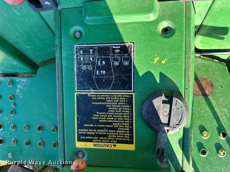 image for item NO9481 1994 John Deere 755  compactor tractor