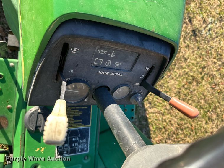 image for item NO9481 1994 John Deere 755  compactor tractor