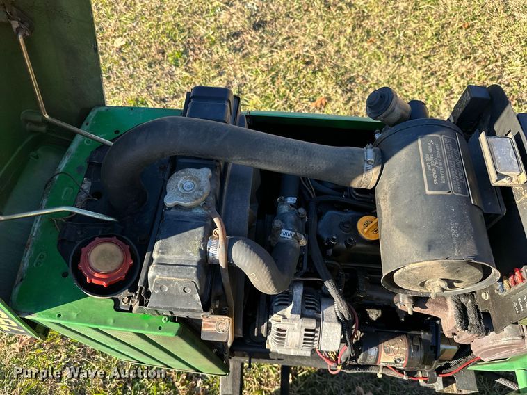 image for item NO9481 1994 John Deere 755  compactor tractor