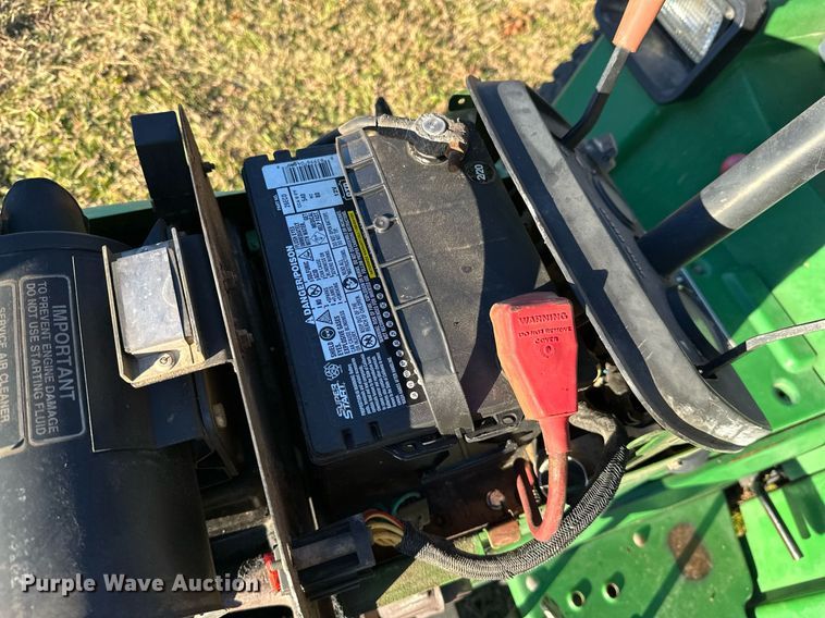 image for item NO9481 1994 John Deere 755  compactor tractor