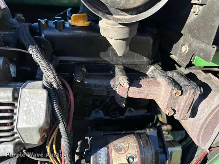 image for item NO9481 1994 John Deere 755  compactor tractor