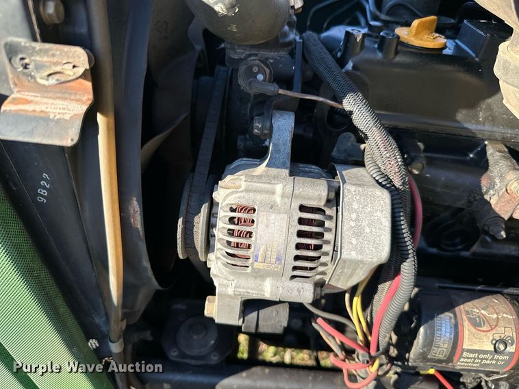 image for item NO9481 1994 John Deere 755  compactor tractor