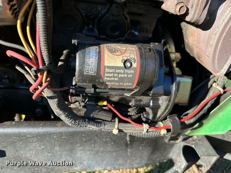 image for item NO9481 1994 John Deere 755  compactor tractor