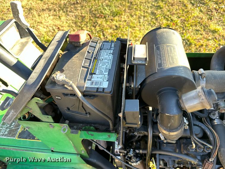 image for item NO9481 1994 John Deere 755  compactor tractor