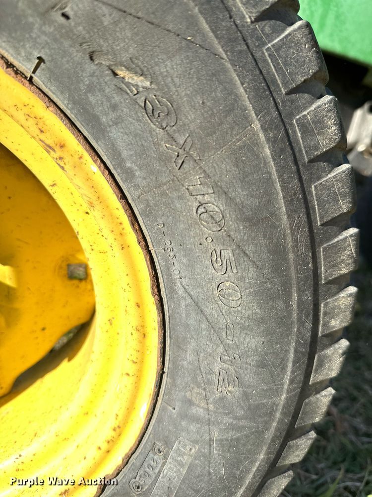 image for item NO9481 1994 John Deere 755  compactor tractor