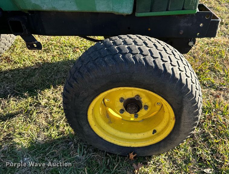 image for item NO9481 1994 John Deere 755  compactor tractor