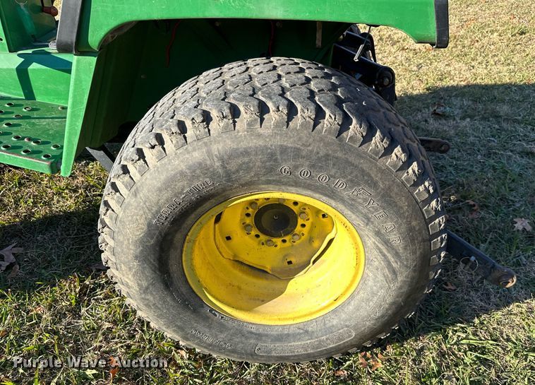 image for item NO9481 1994 John Deere 755  compactor tractor