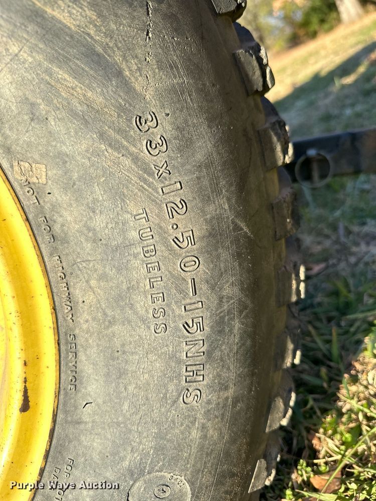 image for item NO9481 1994 John Deere 755  compactor tractor