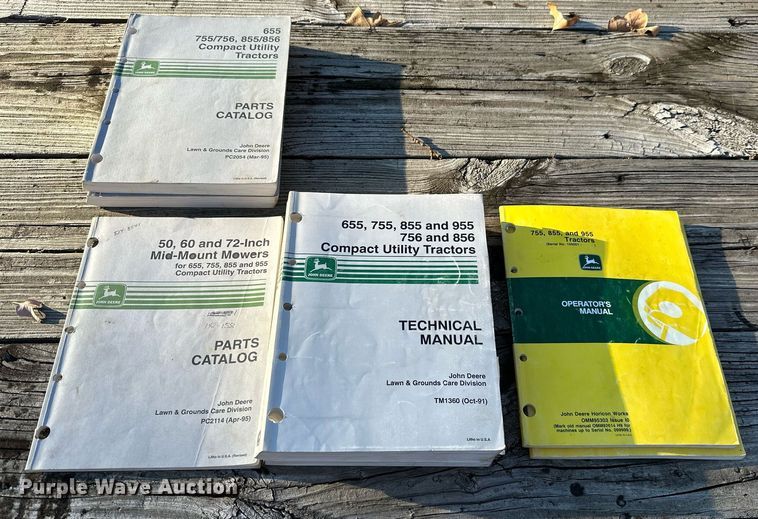 image for item NO9481 1994 John Deere 755  compactor tractor