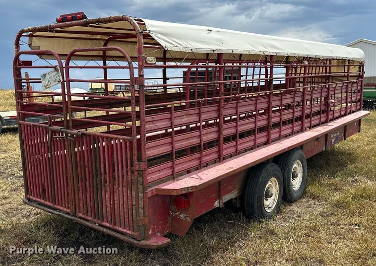 image for item NP9539 1989 Gooseneck 89-2426-F  Livestock Trailer