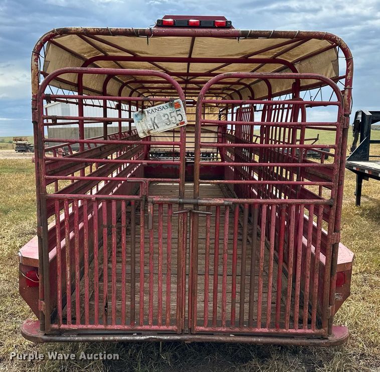 image for item NP9539 1989 Gooseneck 89-2426-F  Livestock Trailer