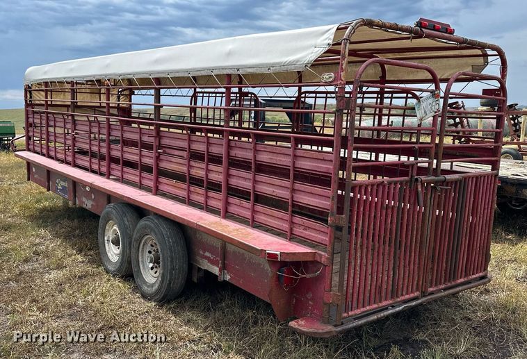 image for item NP9539 1989 Gooseneck 89-2426-F  Livestock Trailer