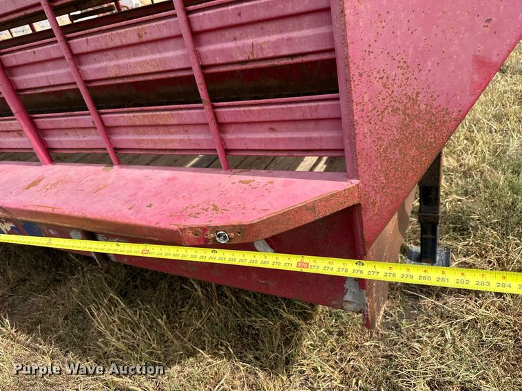 image for item NP9539 1989 Gooseneck 89-2426-F  Livestock Trailer