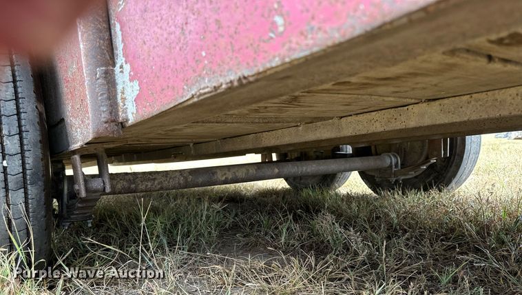 image for item NP9539 1989 Gooseneck 89-2426-F  Livestock Trailer