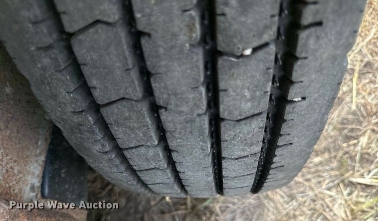 image for item NP9539 1989 Gooseneck 89-2426-F  Livestock Trailer