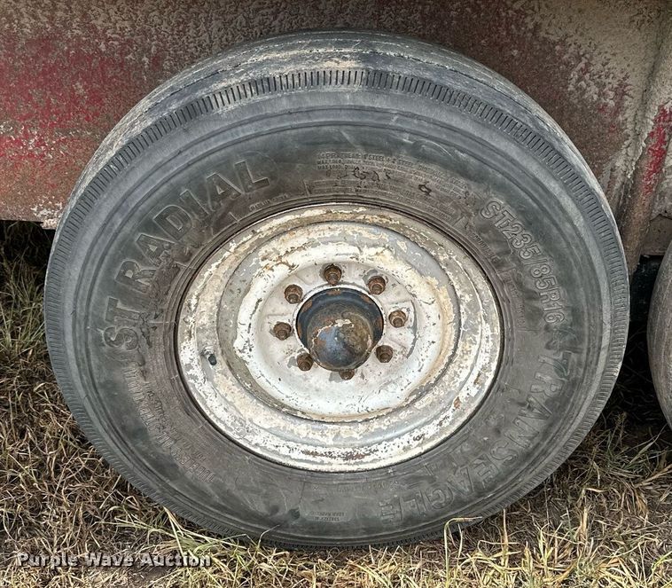 image for item NP9539 1989 Gooseneck 89-2426-F  Livestock Trailer