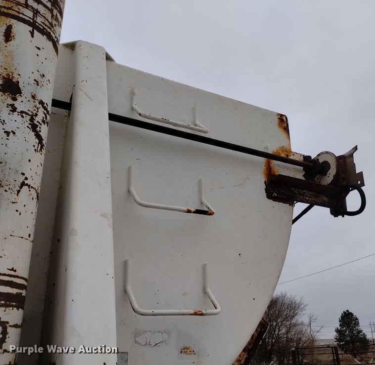 image for item DK8954 1999 Ranco  end dump trailer