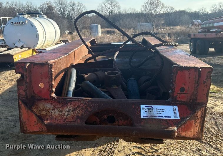 image for item DN0637 1981 Nuttall 350-0L  oilfield trailer