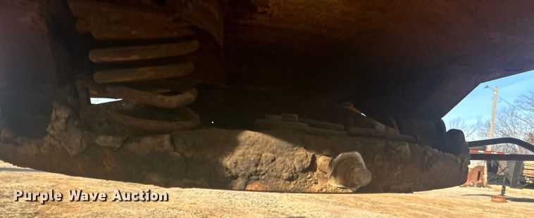 image for item DN0637 1981 Nuttall 350-0L  oilfield trailer