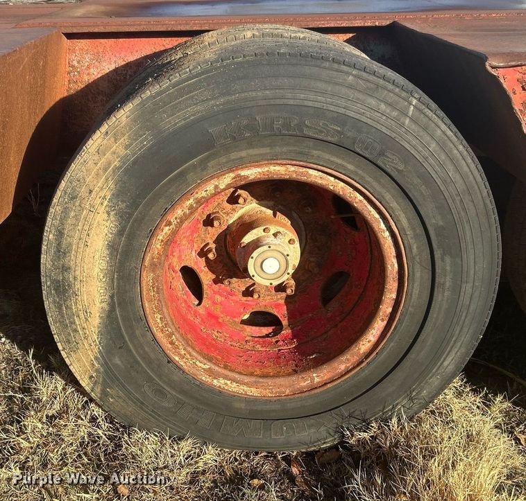 image for item DN0637 1981 Nuttall 350-0L  oilfield trailer