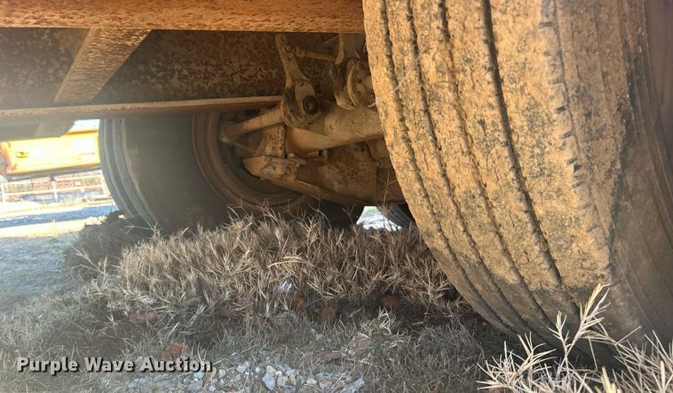 image for item DN0637 1981 Nuttall 350-0L  oilfield trailer