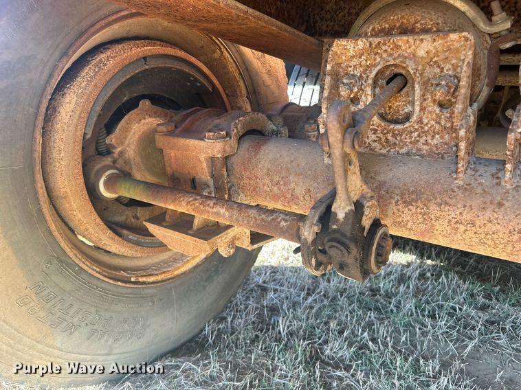 image for item DN0637 1981 Nuttall 350-0L  oilfield trailer