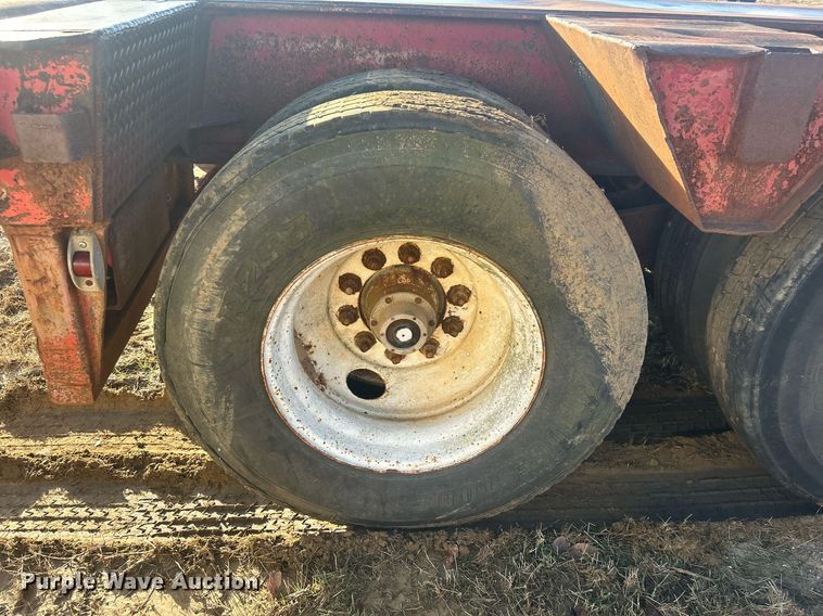 image for item DN0637 1981 Nuttall 350-0L  oilfield trailer