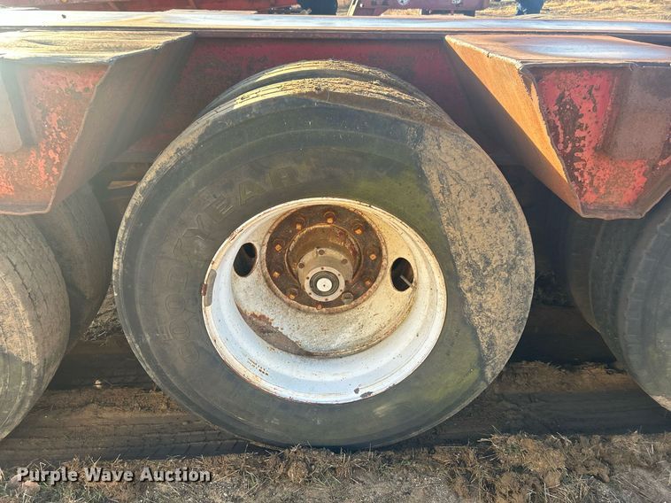 image for item DN0637 1981 Nuttall 350-0L  oilfield trailer