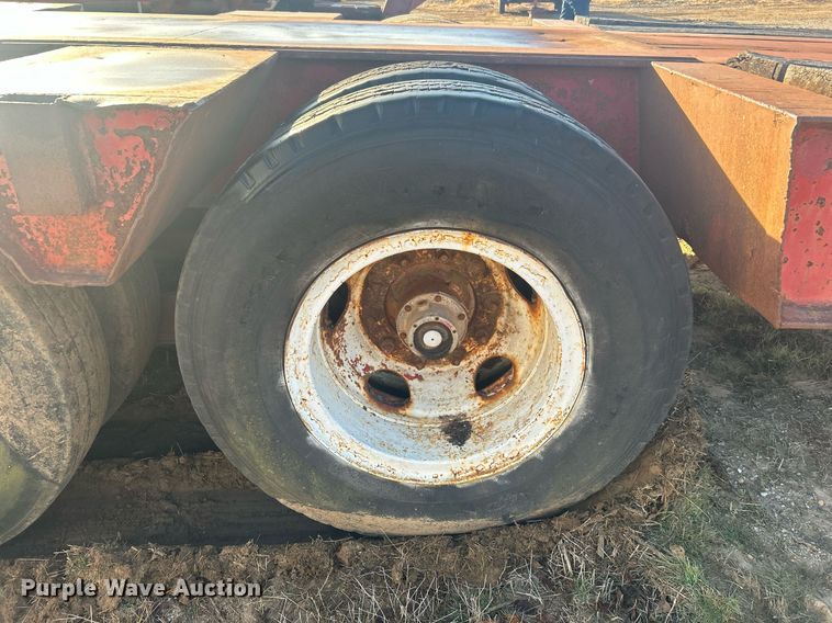 image for item DN0637 1981 Nuttall 350-0L  oilfield trailer