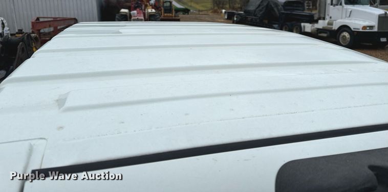 image for item DO2214 2004 International 4300  flatbed truck