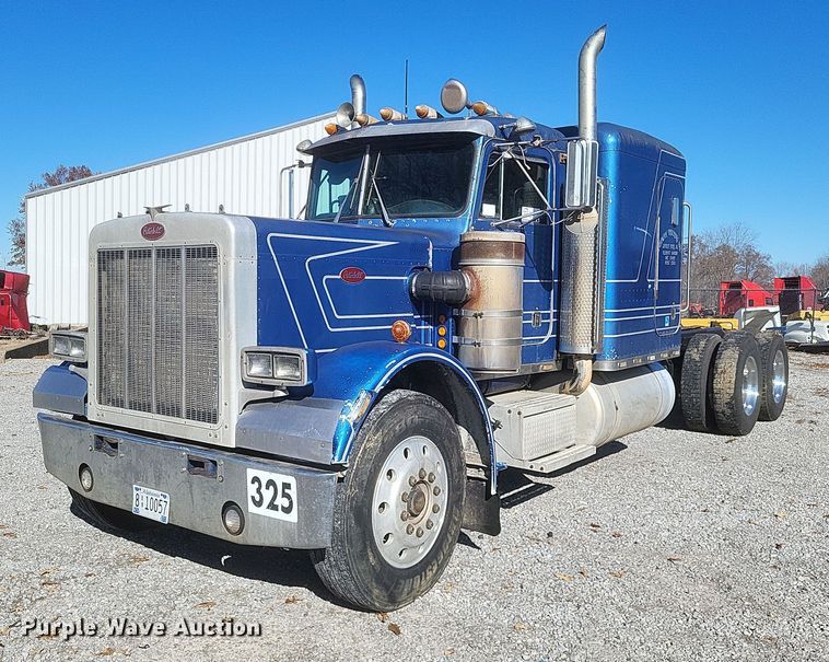 image for item DO4771 1985 Peterbilt 382  semi truck