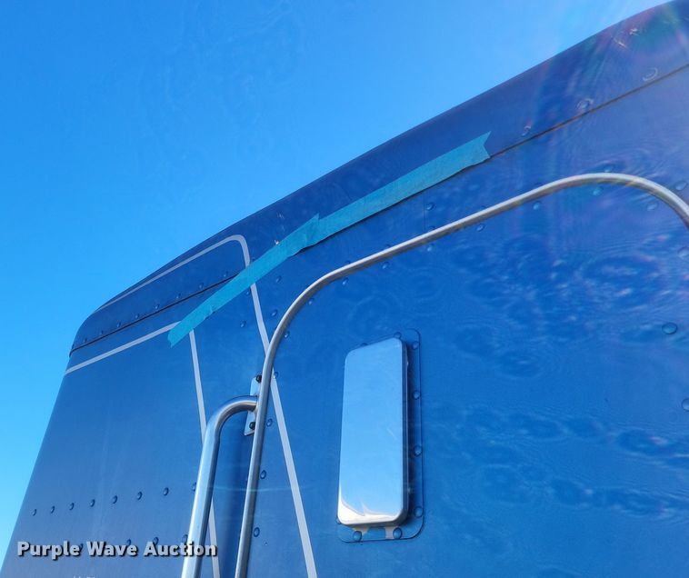 image for item DO4771 1985 Peterbilt 382  semi truck